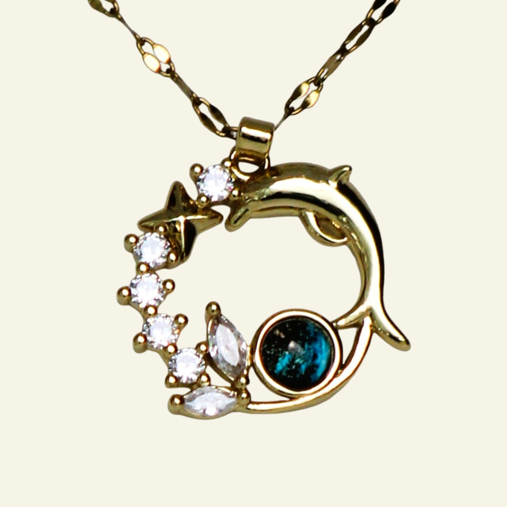 PENDENTIF DAUPHIN ET PIERRERIES