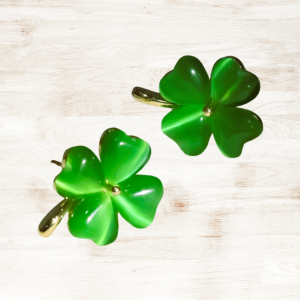 BOUCLES D’OREILLES DE PROSPERITE : TREFLES A QUATRE FEUILLES