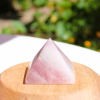 PYRAMIDE DE GEOBIOLOGIE EN QUARTZ ROSE – Image 3