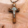 Médaille-Crucifix de Saint Benoît en buis (bois) – Image 2