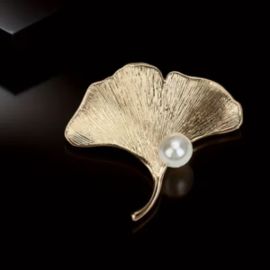 BROCHE feuille de gingko et perle