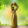 STATUETTE maman portant son fils dans les bras – Image 6