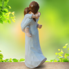 STATUETTE maman portant sa fille dans les bras – Image 4